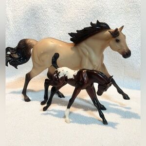 Breyer horse set #750134 Blackfoot, dun stallion and thunderbolt, spotted colt